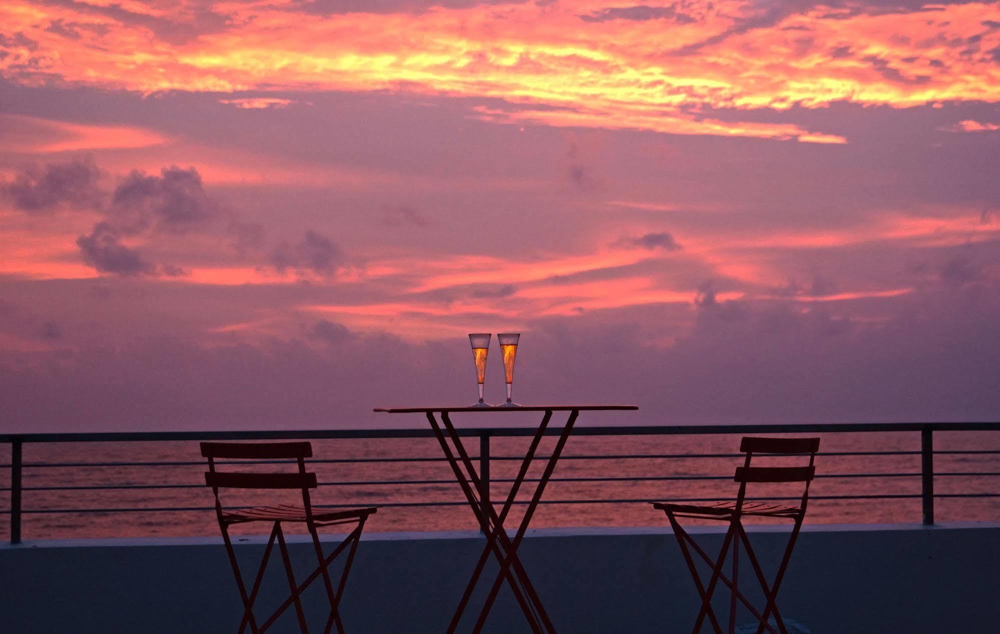 Hotel J Negombo Luaran gambar