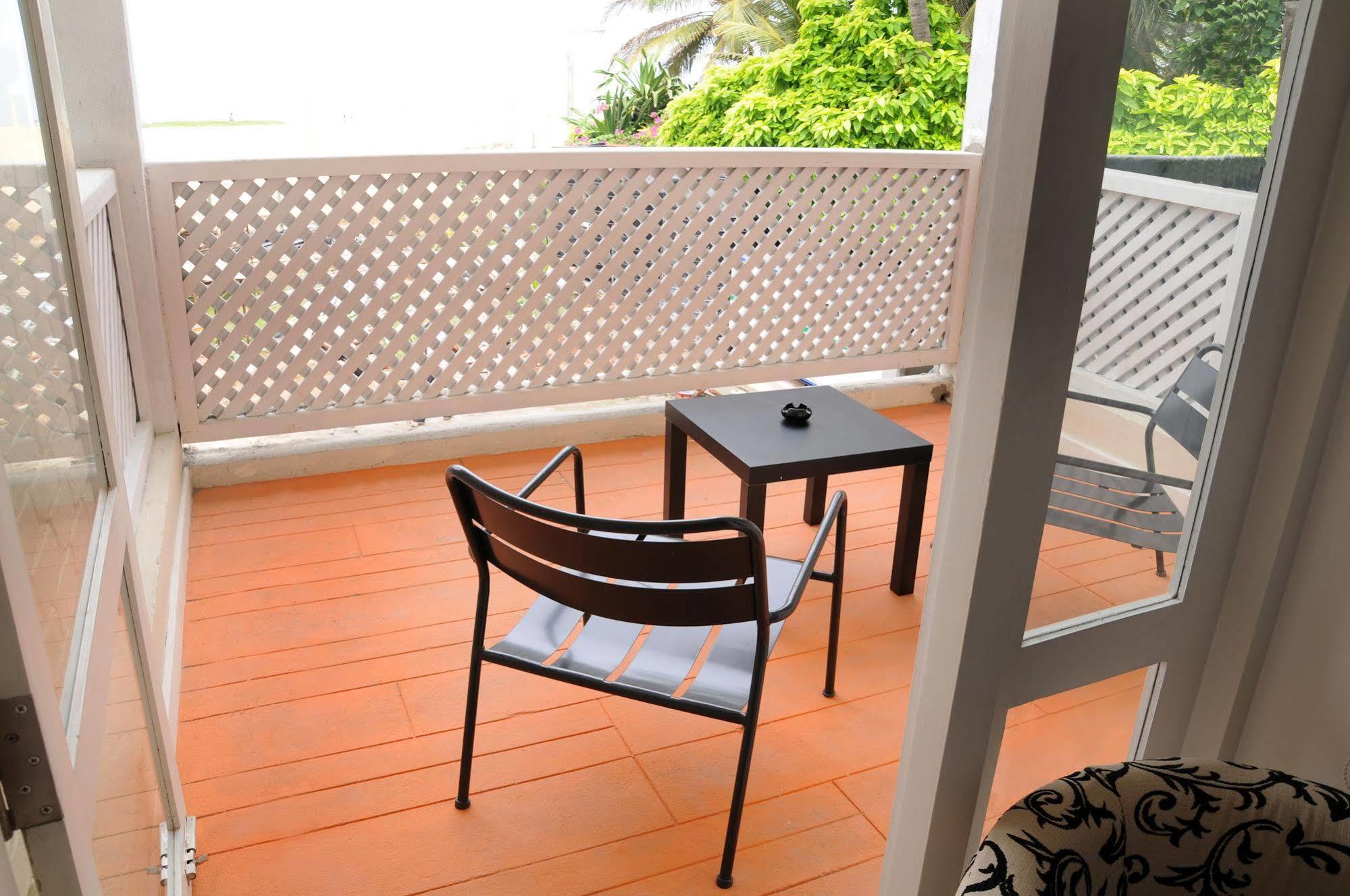 Hotel J Negombo Luaran gambar